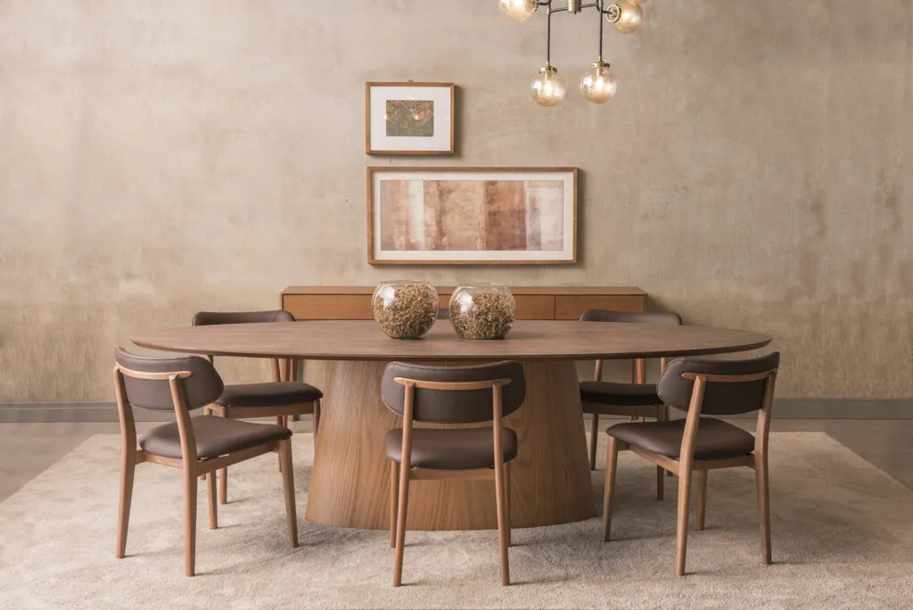 Luxo e Sofisticação: Elevato Casa chega ao site da Elevato 3 Mesa Oval Master da Gottems em madeira nobre, design sofisticado para salas de jantar, disponível na Elevato Casa.
